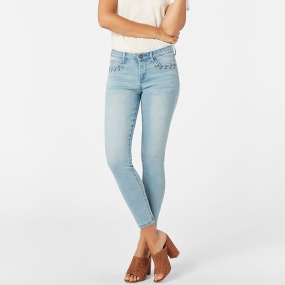 NWT Mid Rise Skinny Jeans - Picture 4 of 7